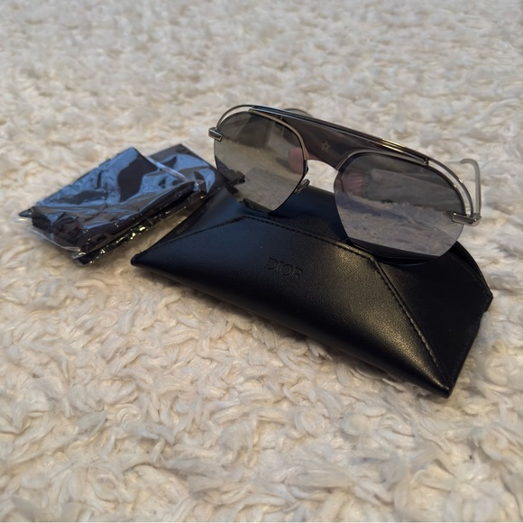 Christian DIOR DIO(R)EVOLUTION 2 
Silver Aviator Sunglasses EUC - Picture 7 of 8